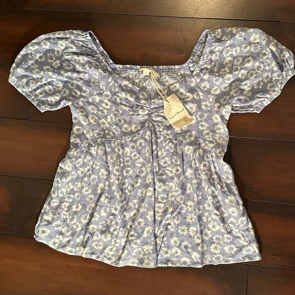 New Hem and Thread flower top